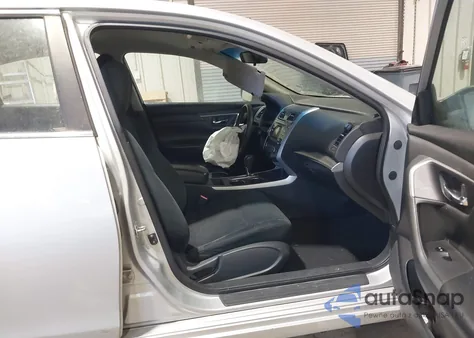 2015 Nissan Altima 2.5/2.5 S/2.5 Sl/2.5 Sv z USA, uszkodzony, nr VIN 1N4AL3AP1FN874366